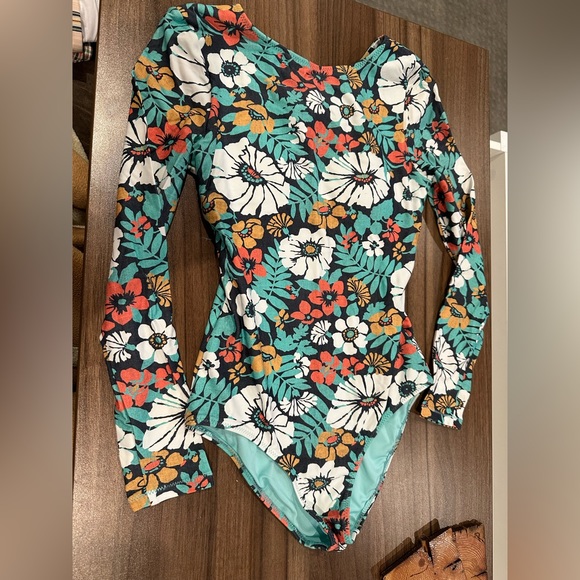 O’Neill Girl Surf Suit - Picture 1 of 3